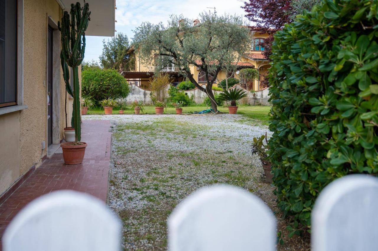 La Casetta Di Silvio Capezzano Pianore Bagian luar foto